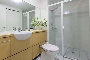 Oaks Brisbane River City Suites
