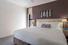 Oaks Brisbane River City Suites