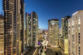 Oaks Brisbane River City Suites