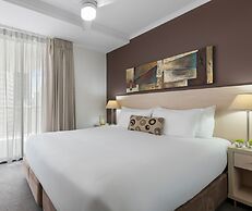 Oaks Brisbane River City Suites