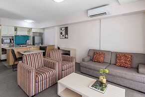 Oaks Brisbane River City Suites