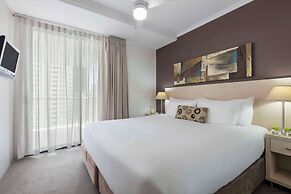 Oaks Brisbane River City Suites