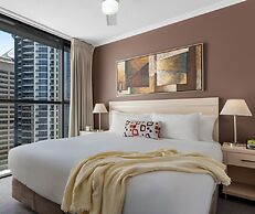 Oaks Brisbane River City Suites