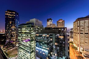 Oaks Brisbane River City Suites