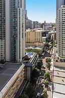 Oaks Brisbane River City Suites