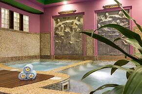 Empress Angkor Resort & Spa