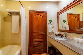 Empress Angkor Resort & Spa