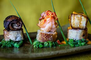 Empress Angkor Resort & Spa