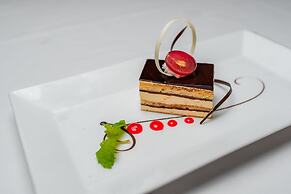 Empress Angkor Resort & Spa