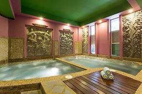 Empress Angkor Resort & Spa