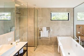 Queenstown Park Boutique Hotel