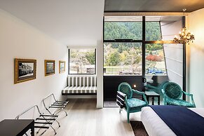 Queenstown Park Boutique Hotel