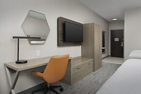 Holiday Inn Express & Suites Knoxville-Clinton by IHG