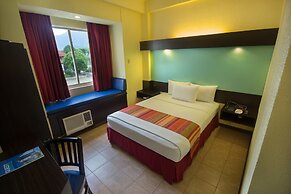 Microtel by Wyndham Batangas
