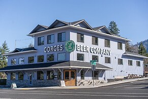 Columbia Gorge Inn