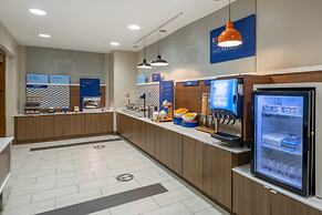 Holiday Inn Express & Suites Dallas East - Fair Park by IHG