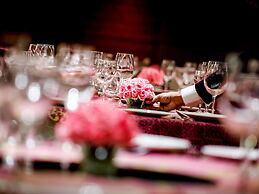 Grand Mercure Vadodara Surya Palace Hotel