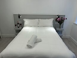 Bella Vista Hotel & Self Catering Suites