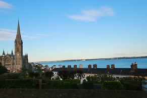 Bella Vista Hotel & Self Catering Suites