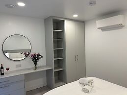 Bella Vista Hotel & Self Catering Suites