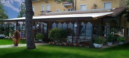 Hotel Lugana Parco Al Lago
