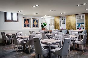 Hotel  YIT La Casona del Arco