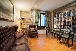 Hotel  YIT La Casona del Arco