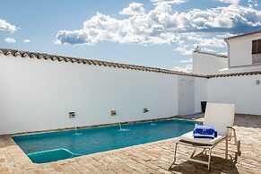 Hotel  YIT La Casona del Arco