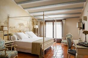 Hotel  YIT La Casona del Arco