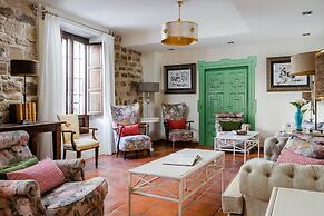 Hotel  YIT La Casona del Arco