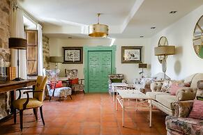 Hotel  YIT La Casona del Arco