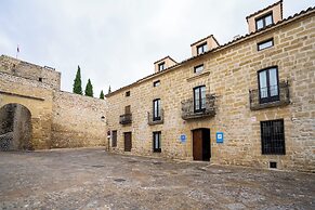 Hotel  YIT La Casona del Arco