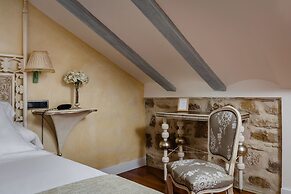 Hotel  YIT La Casona del Arco