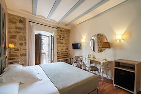 Hotel  YIT La Casona del Arco