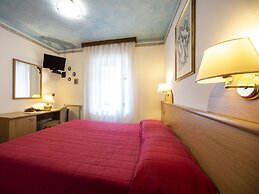 Hotel Adriana