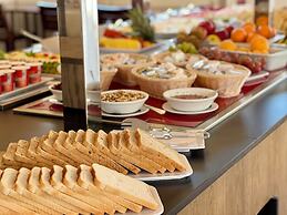 Ramada Hotel & Suites by Wyndham Costa del Sol