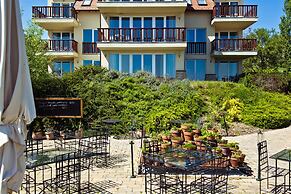 Echo Residence All Suite Hotel