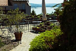 Echo Residence All Suite Hotel