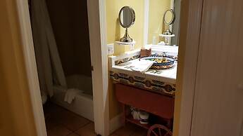 The Caribbean Court Boutique Hotel