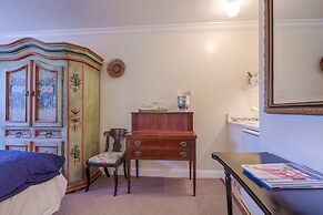 The Caribbean Court Boutique Hotel