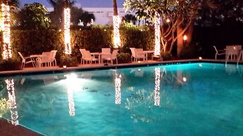 The Caribbean Court Boutique Hotel