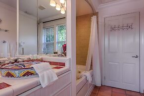 The Caribbean Court Boutique Hotel