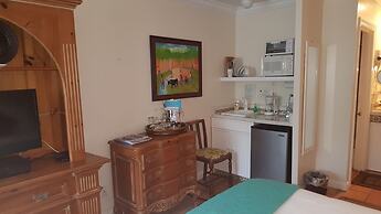 The Caribbean Court Boutique Hotel