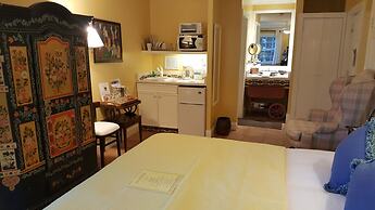 The Caribbean Court Boutique Hotel