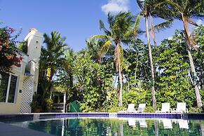 The Caribbean Court Boutique Hotel