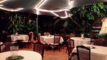 The Caribbean Court Boutique Hotel