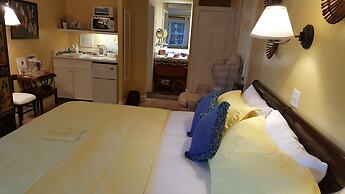 The Caribbean Court Boutique Hotel