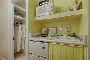 The Caribbean Court Boutique Hotel