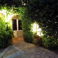 The Caribbean Court Boutique Hotel