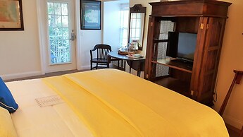 The Caribbean Court Boutique Hotel